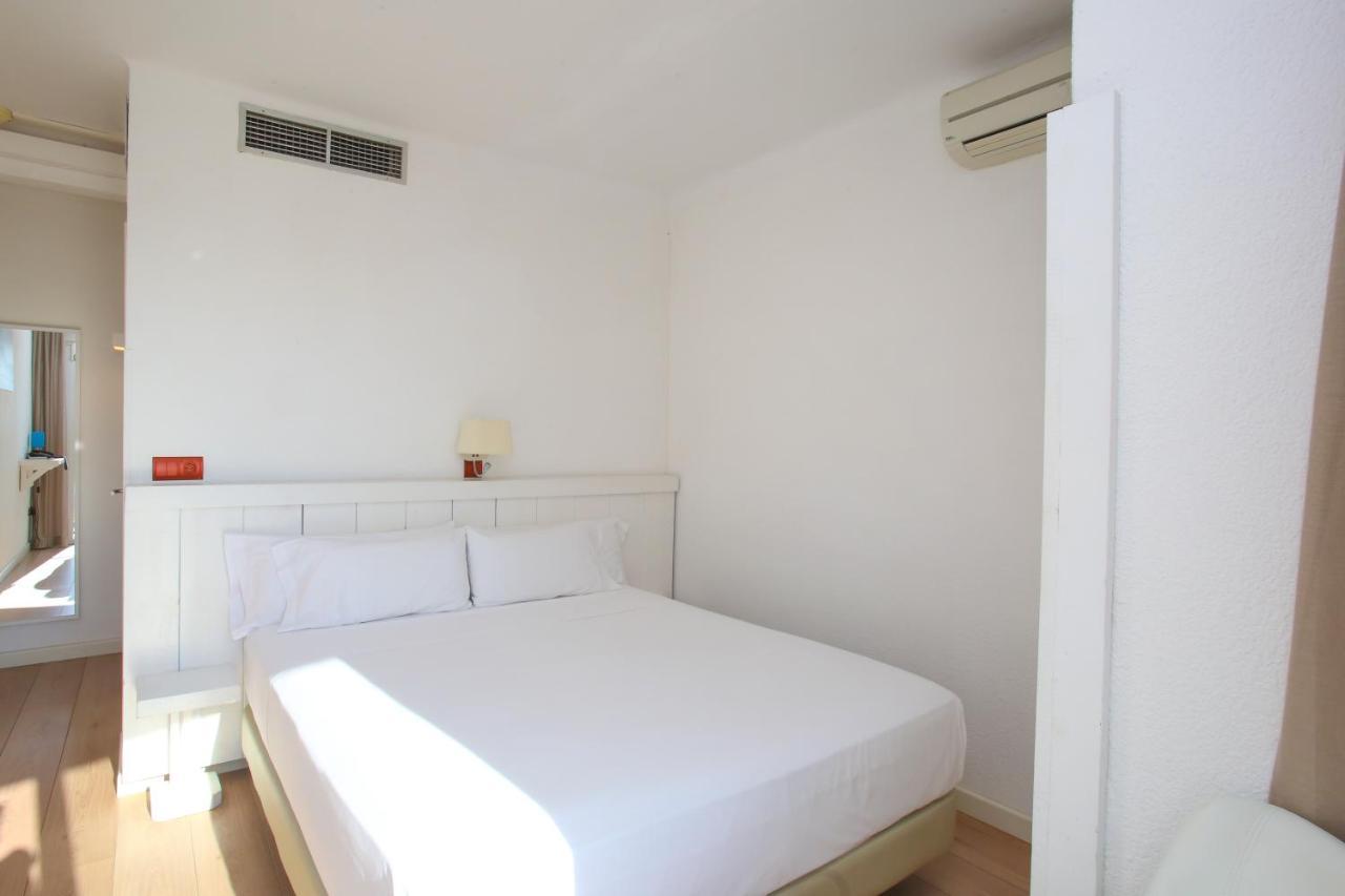 Solvi Hotel - Adults Only Vilanova i la Geltru Bagian luar foto