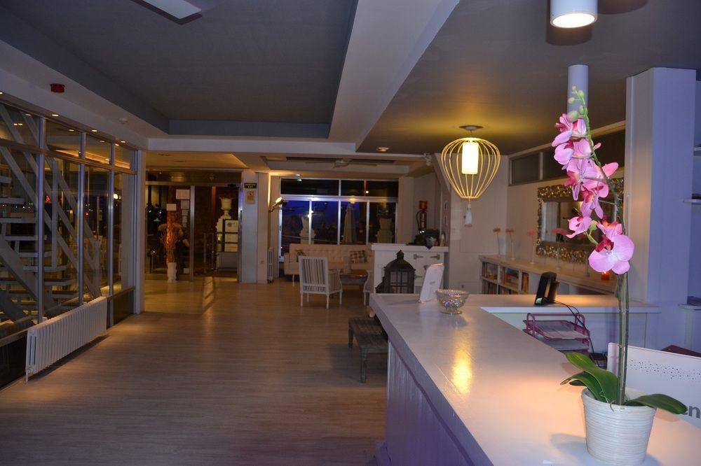 Solvi Hotel - Adults Only Vilanova i la Geltru Bagian luar foto