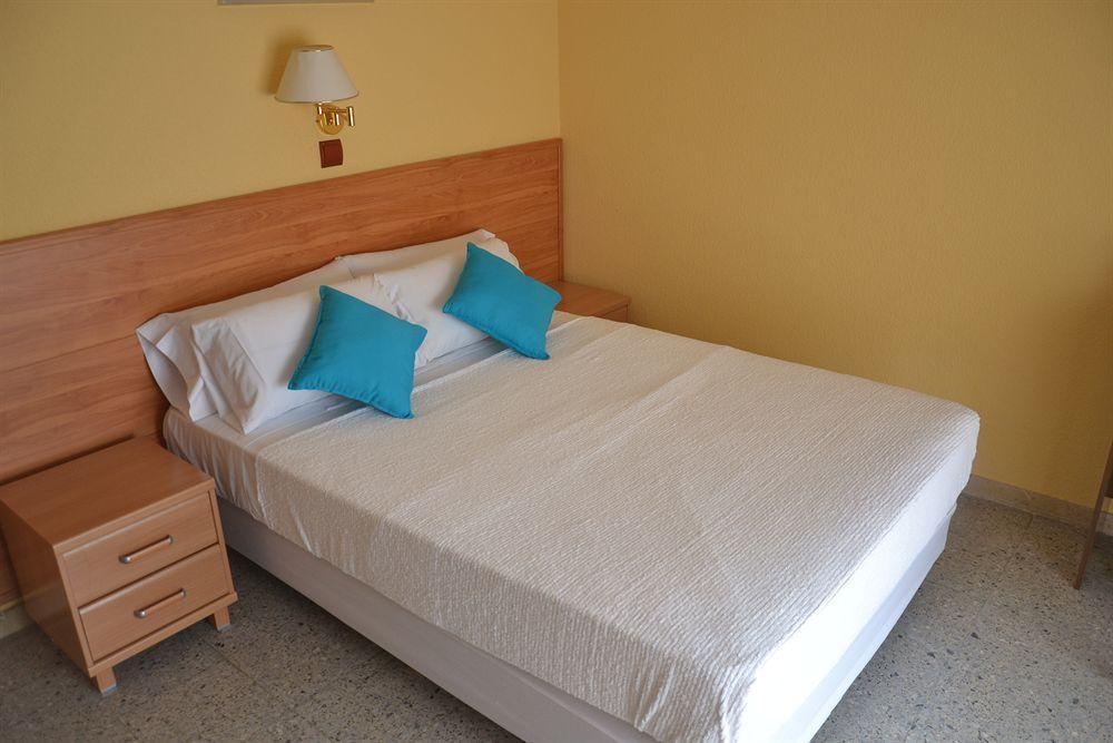 Solvi Hotel - Adults Only Vilanova i la Geltru Bagian luar foto