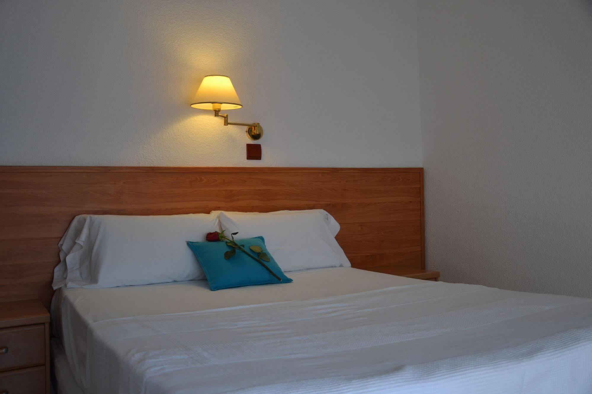 Solvi Hotel - Adults Only Vilanova i la Geltru Bagian luar foto