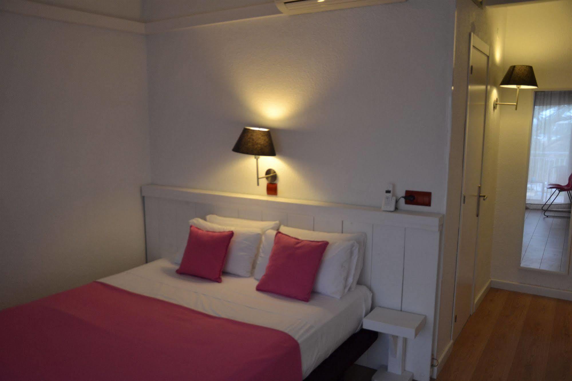 Solvi Hotel - Adults Only Vilanova i la Geltru Bagian luar foto